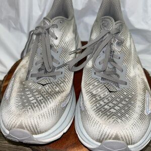 HOKA CLIFTON 9 RUNNING SHOE MEN'S SZ 11.5